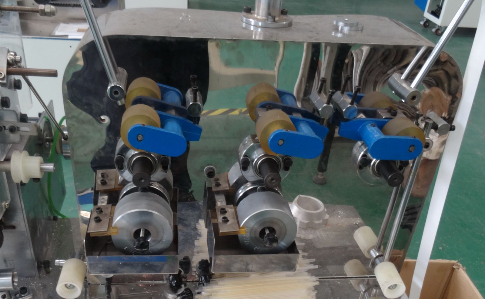 Maquina de Embalaje bombillas De Plastico ellado de 3 lados argentina